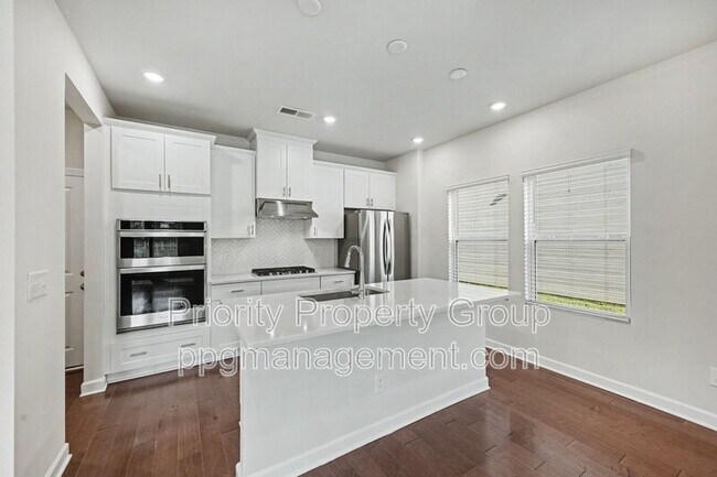 Photo - 13112 Kenworth Rd