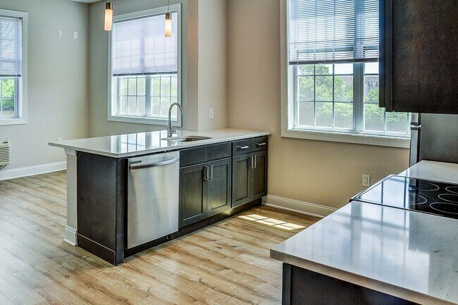 Waters Edge At Rahway