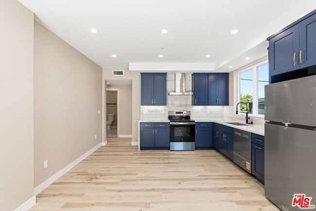 Photo - 227 N Burlington Ave Unit 3