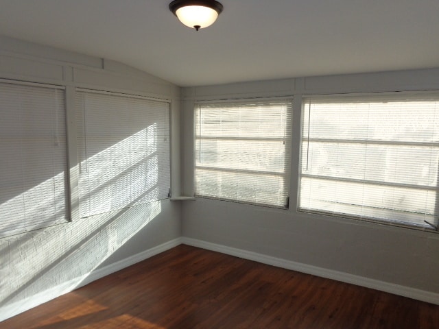 Photo - 3/1 AVAILABLE NOW!