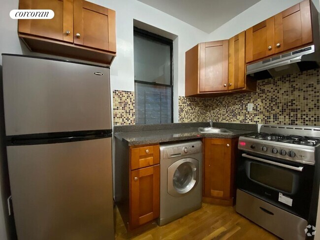 Building Photo - 454 W 57th St Rental