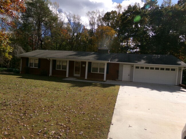 Photo - Country Living in Town