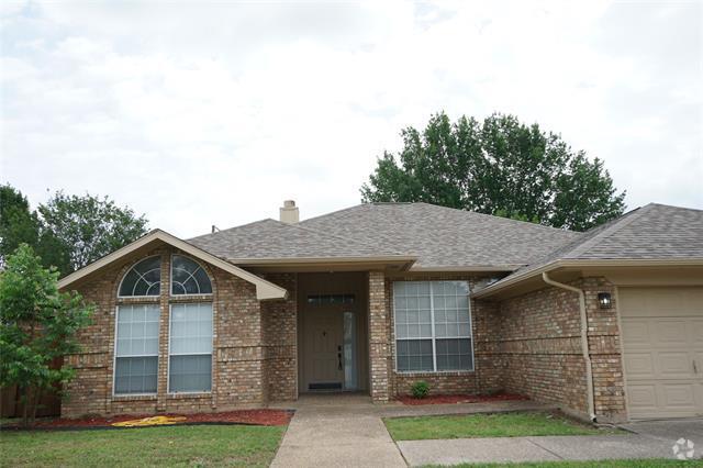 Building Photo - 702 Summerwood Dr Rental