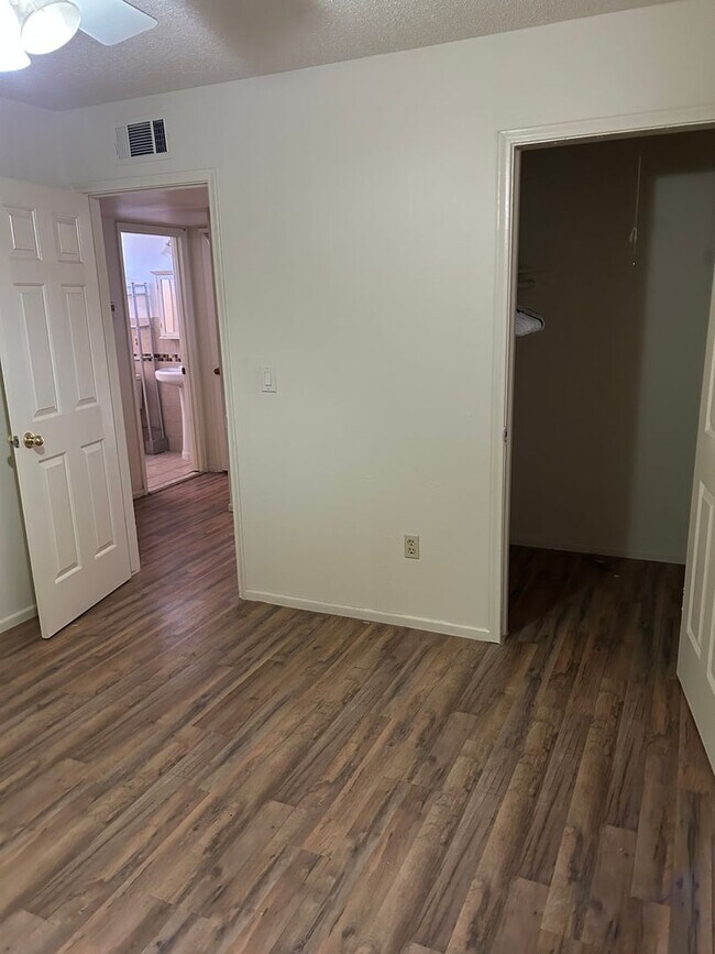 Photo - 2 Bedroom Holbrook Rental