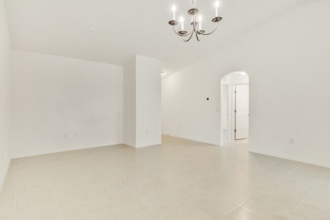 Photo - 24 Farnum Ln Unit A