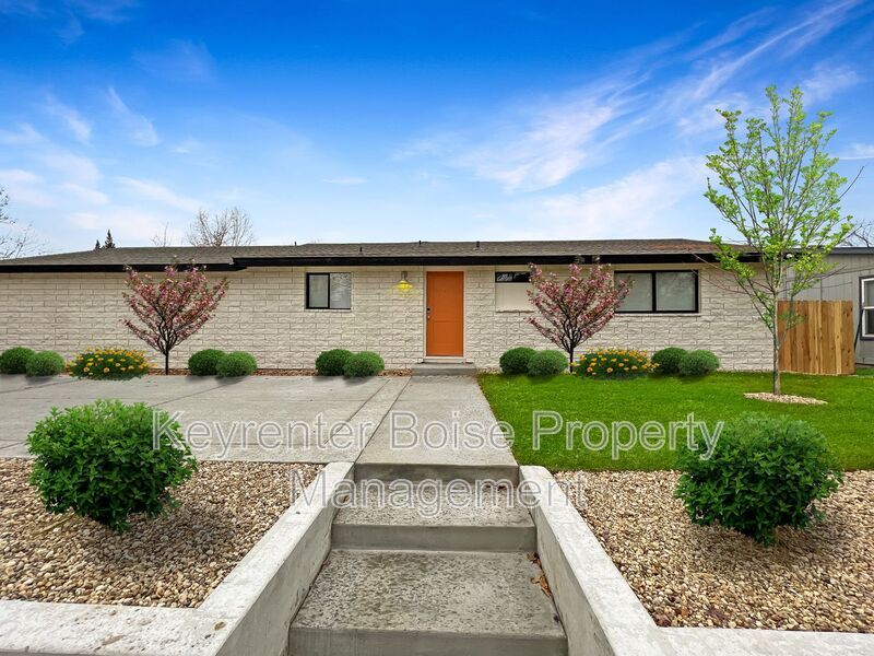 Photo - 1217 S Michigan Ave House