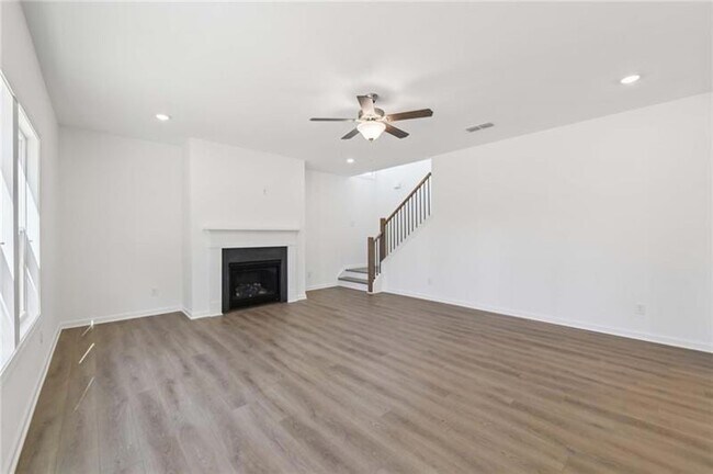 Photo - 64 Silverleaf Trl