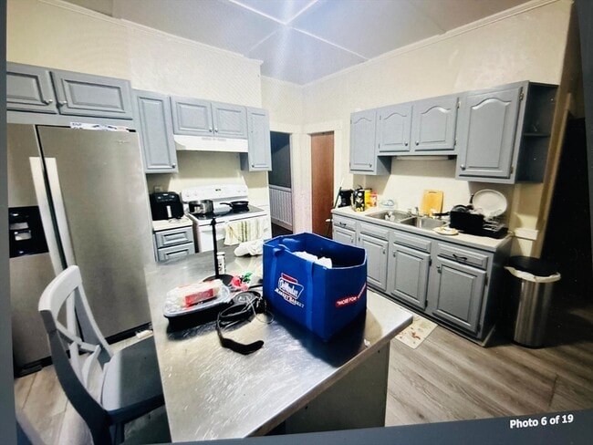 Building Photo - 11 Doane St