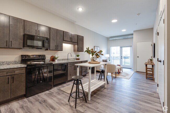1 habitación, 1 baño, 680 pies cuadrados, cocina y sala de estar