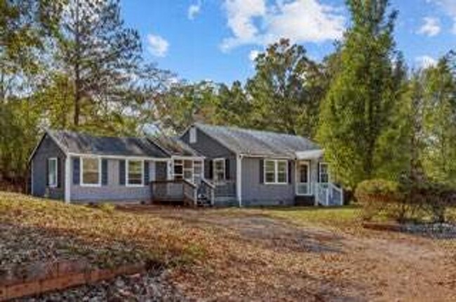 Beautifully Renovated 4 Bedroom 2 Bath Hom... - Beautifully Renovated 4 Bedroom 2 Bath Hom... House