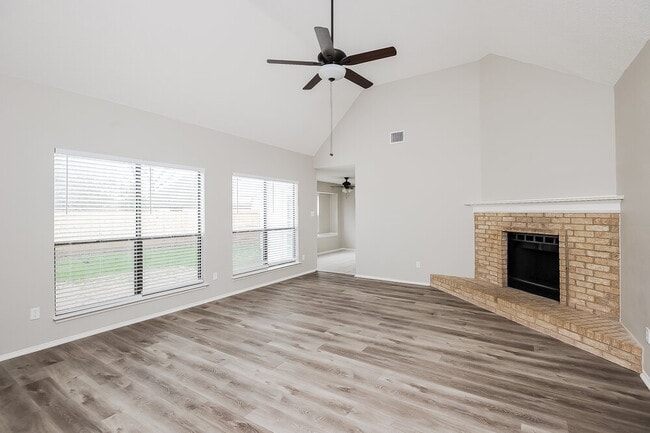 922 Meadowdale Rd