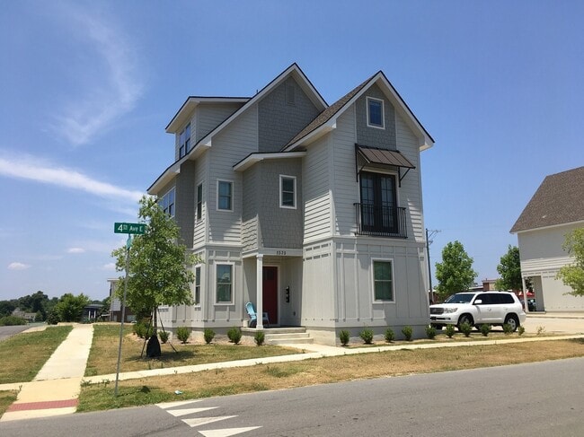 Building Photo - 1570 4th Ave E Unit 1570 4th Ave E #10