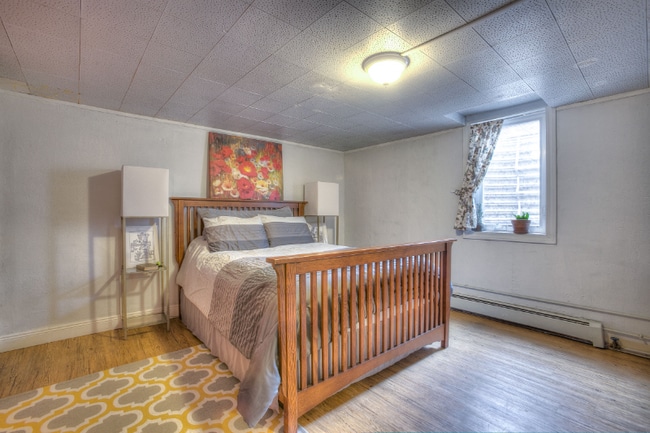 Photo - 401.5 Lilac Ln