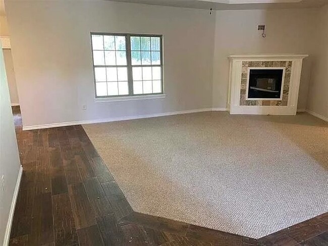 Photo - 221 Mockingbird Rd