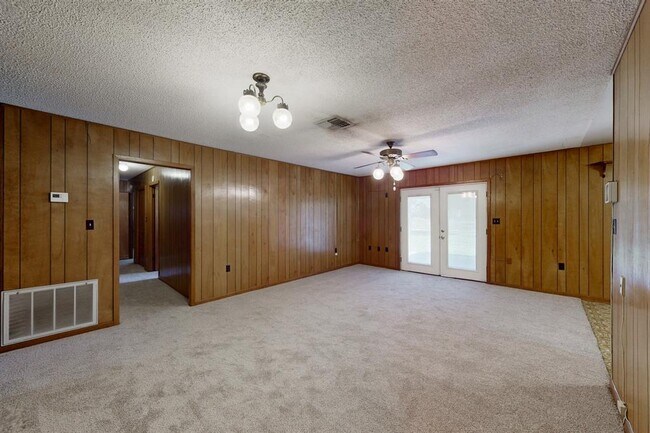 Photo - 150 Rosa Lee Ln