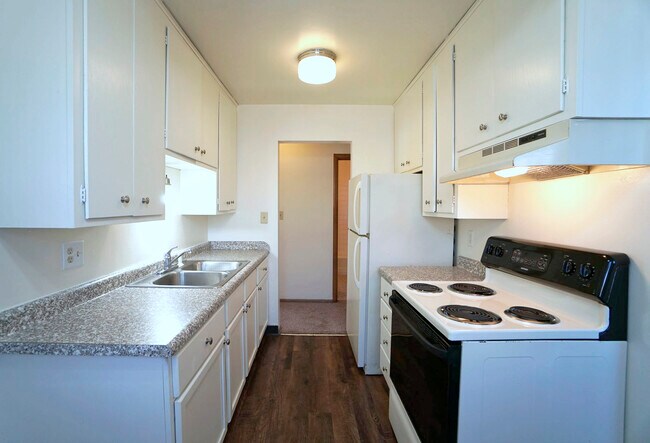 Photo - English Conway Place