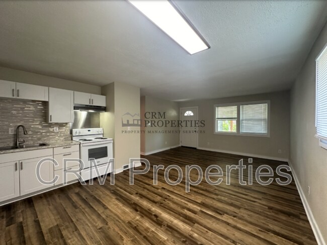 Photo - 5204 Ojibway Dr