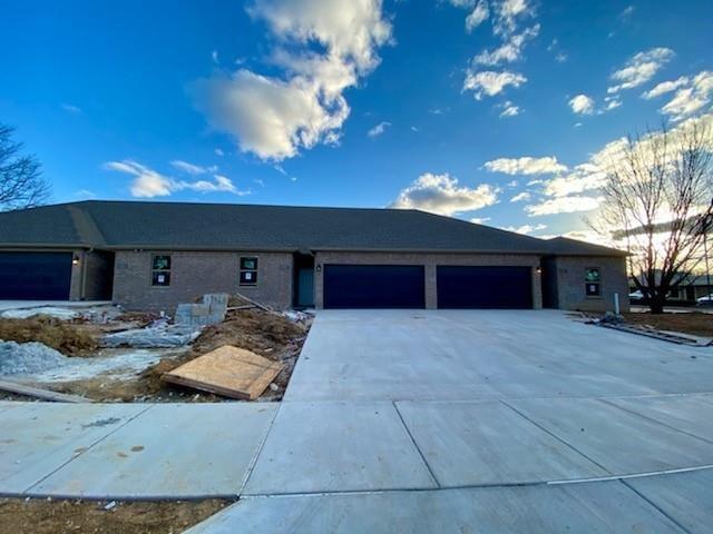 Building Photo - 2314 W Persimmon St