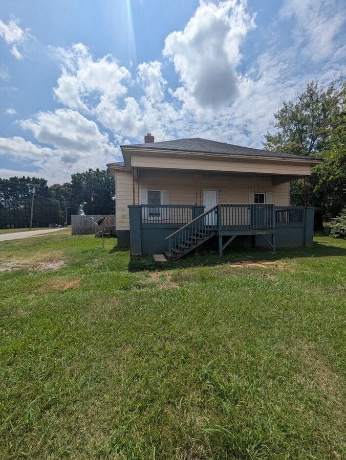 2BD/1BA Unit in Newton, NC - 2BD/1BA Unit in Newton, NC