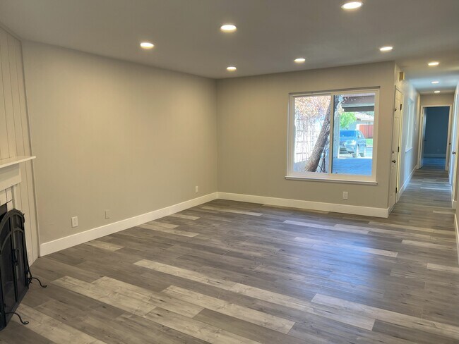 Sala de estar - 5181 Oxbow Ct