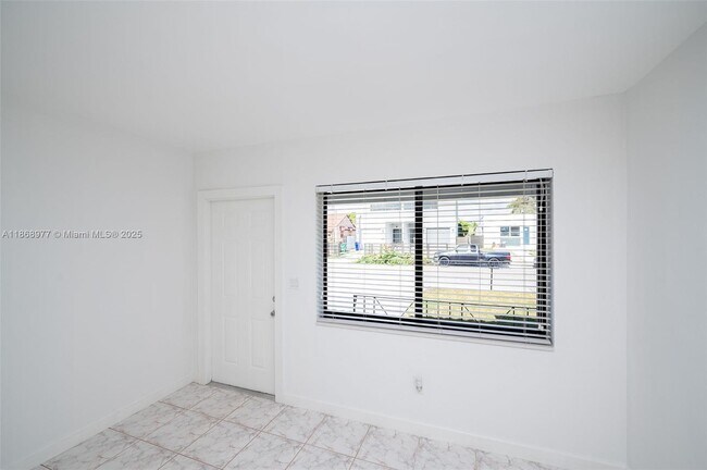 Photo - 2340 SW 16th St