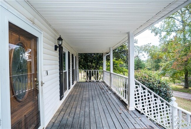 Photo - 611 Couch Rd