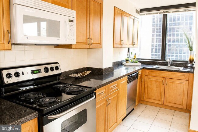 Photo - 233 S 6th St Unit 907O