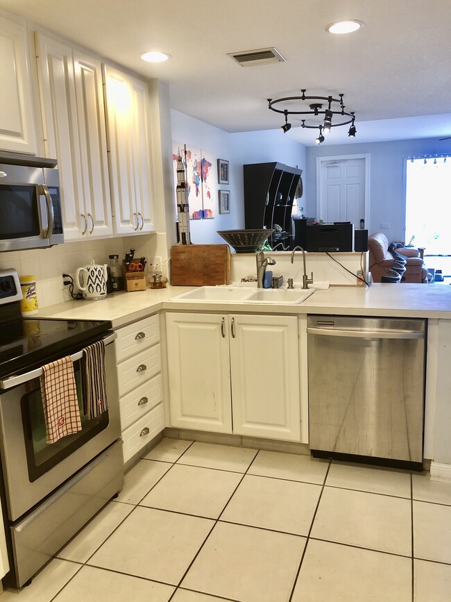 Photo - 7733 Bergamo Ave