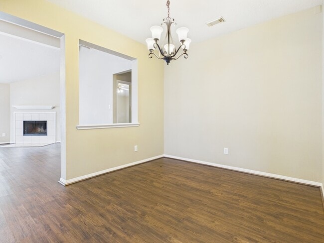 Photo - 3914 Cyril Dr