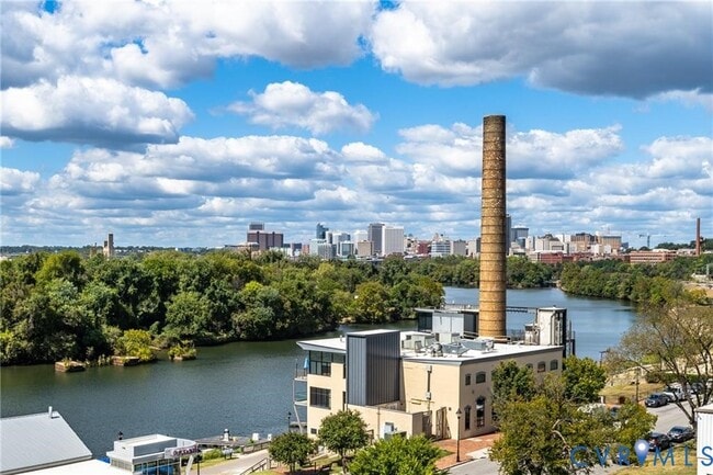 Photo - 4820 Old Main St