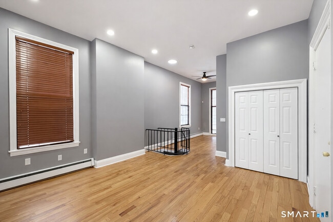 Photo - 23 Charter Oak Pl Unit 1