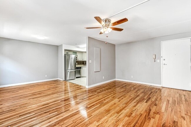 Photo - 416 68th St Unit 5