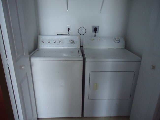 Photo - 3320 NE 13th Circle Dr Unit 201