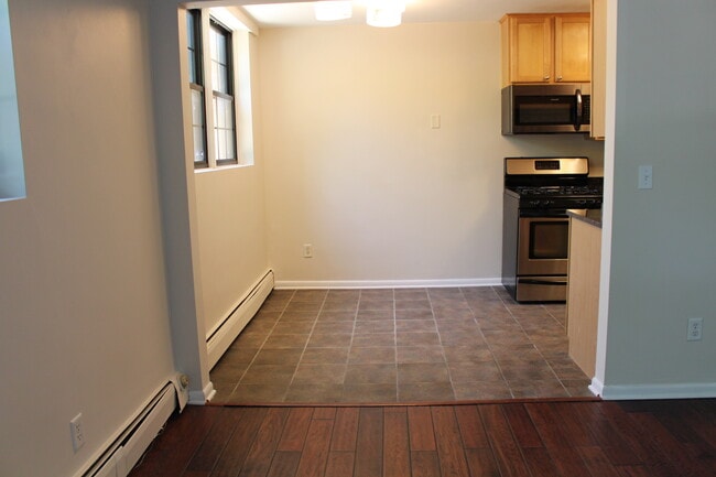 Photo - 3215 Pillsbury Ave S Unit 002