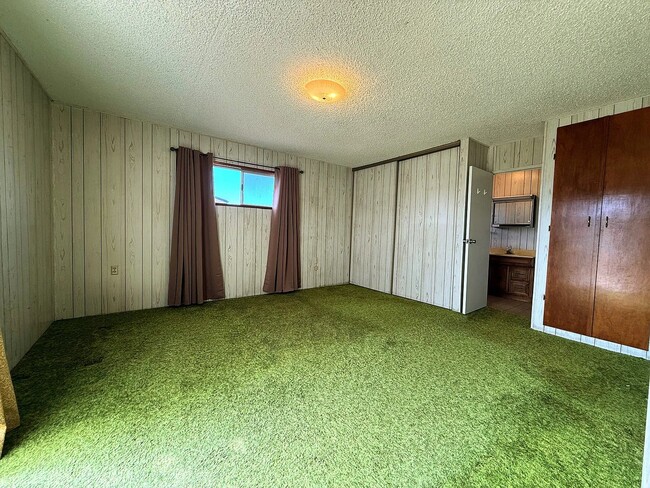 Photo - 220 W 200 N St