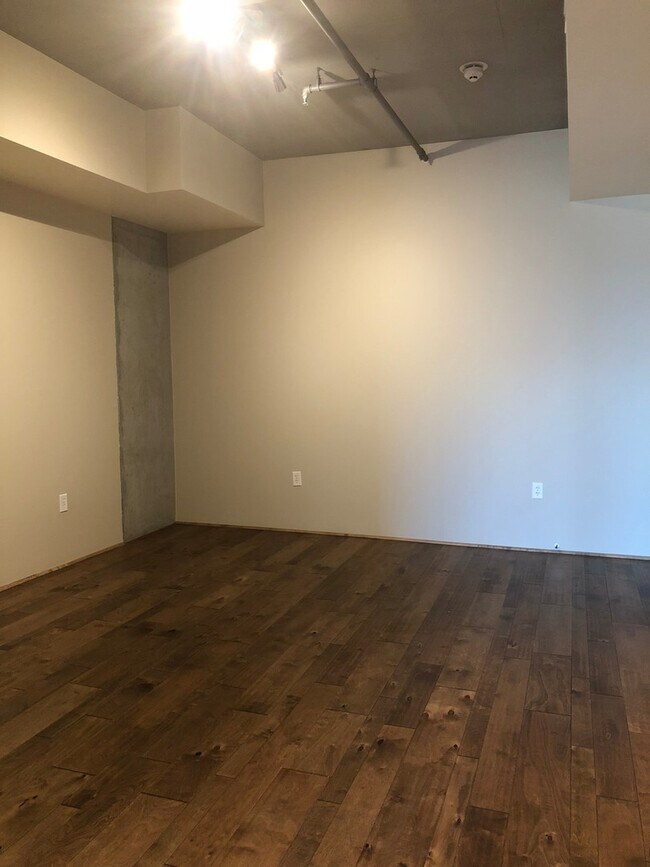 Photo - JUHL LOFT STYLE LIVING 1 BEDROOM + DEN UNIT FOR LEASE !!!