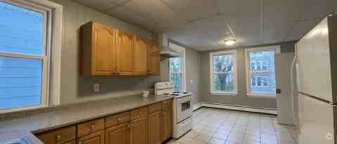 Building Photo - 122 Thornton St Rental