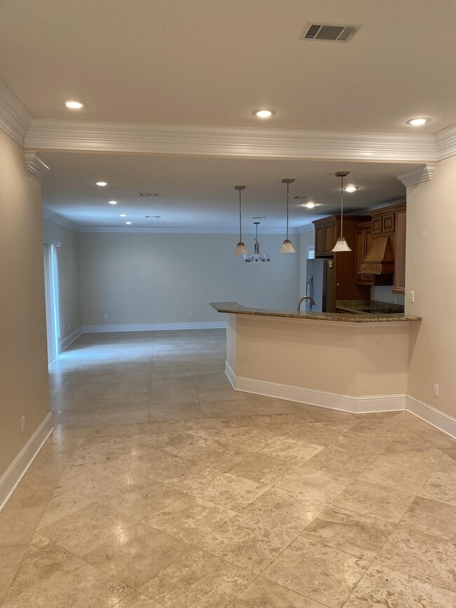 Building Photo - 247 Bay Oaks Dr