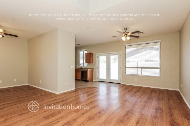 Photo - 810 E Nardini St