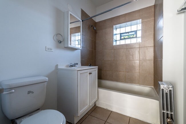 Photo - 6923-25 S Indiana Ave Chicago, IL 60637