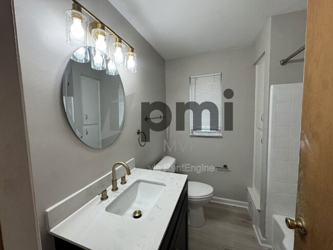 Photo - 2137 Ridgeview Rd