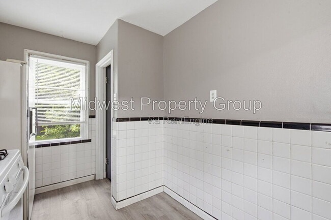 Photo - 249 S Hartnett Ave