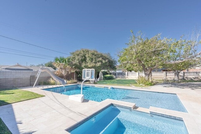 Photo - 1703 Laurel Ave