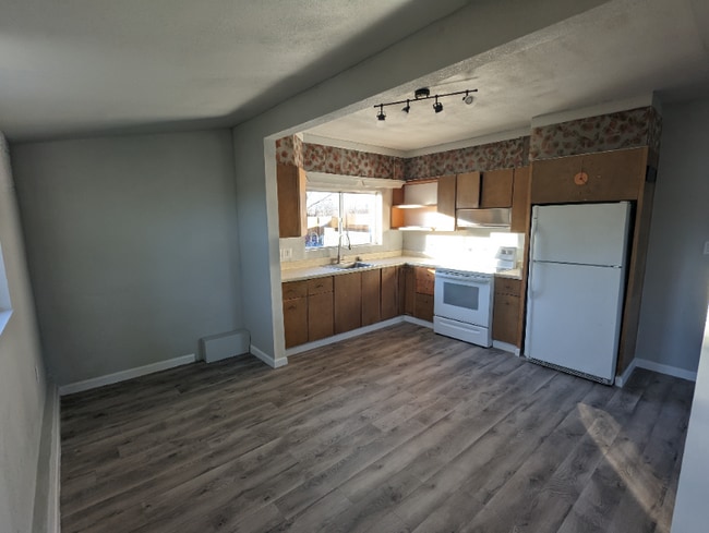 Building Photo - 540 Collins Ave Unit B