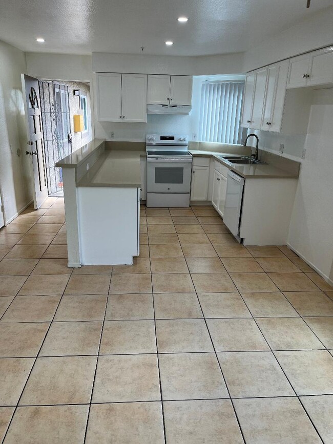 Kitchen - 8681 La Salle St Unit 2