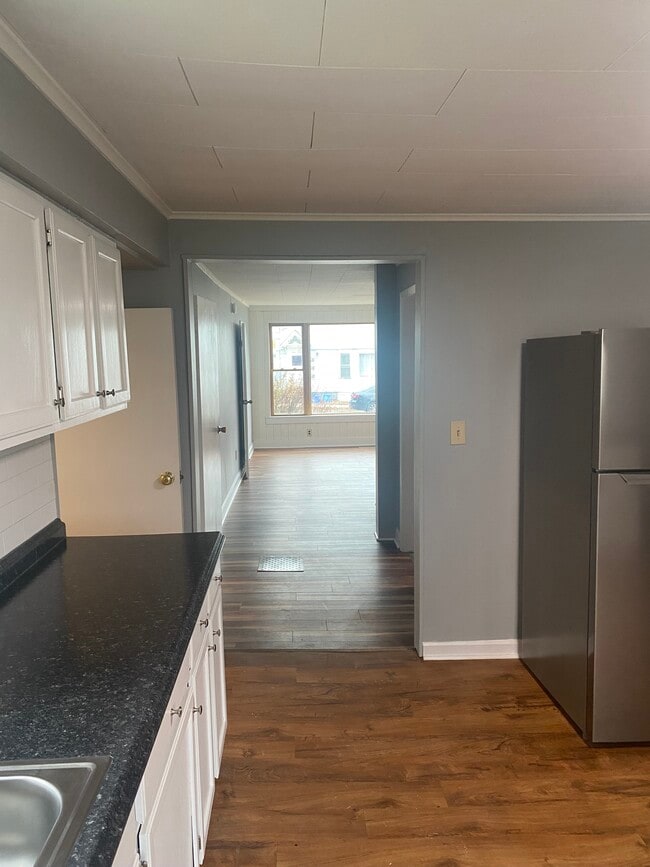 Building Photo - 49 Chase St Unit 1 Rental
