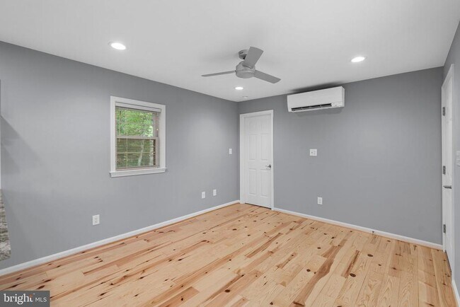 Photo - 44600 Tall Timbers Rd Unit B