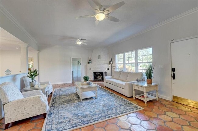 Photo - 302 NW 11th St