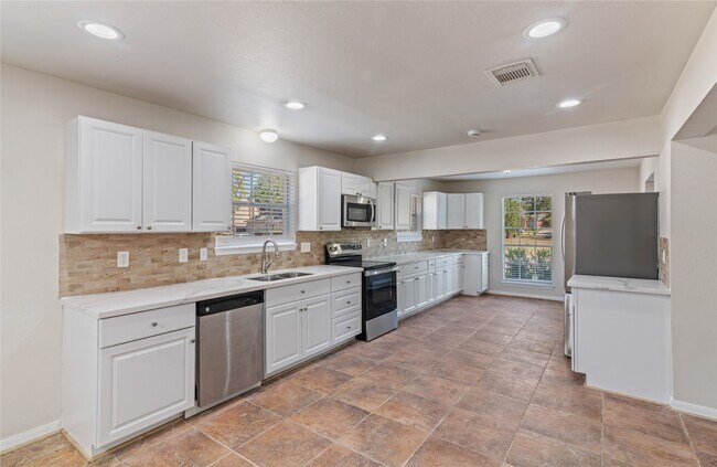 Photo - 17923 Beaver Creek Dr