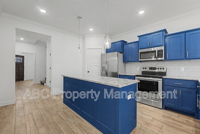 Photo - 3213 SW Hillstone Ave